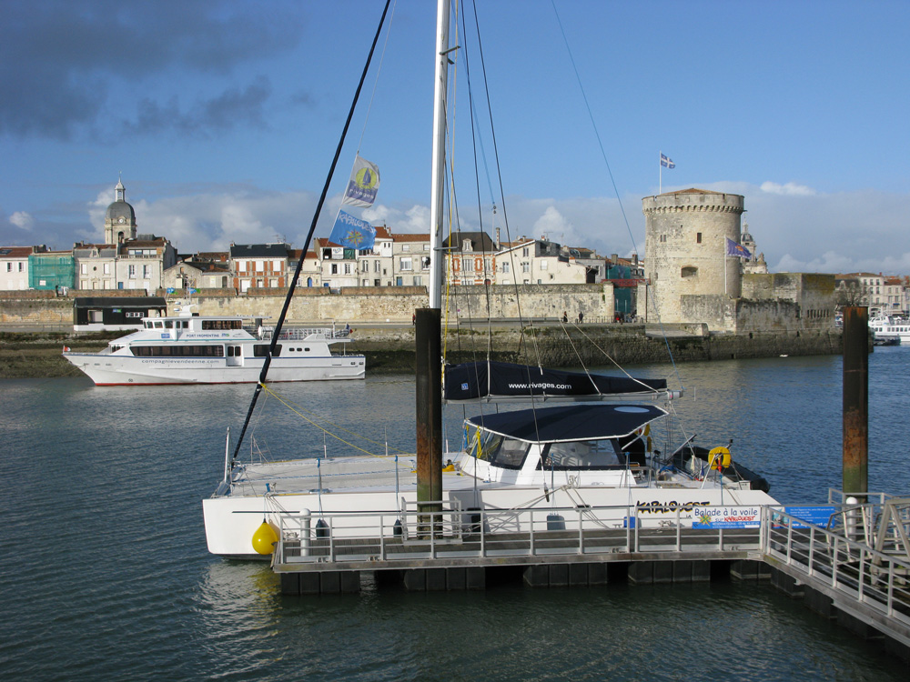 embarquement-catamaran-kapalouest